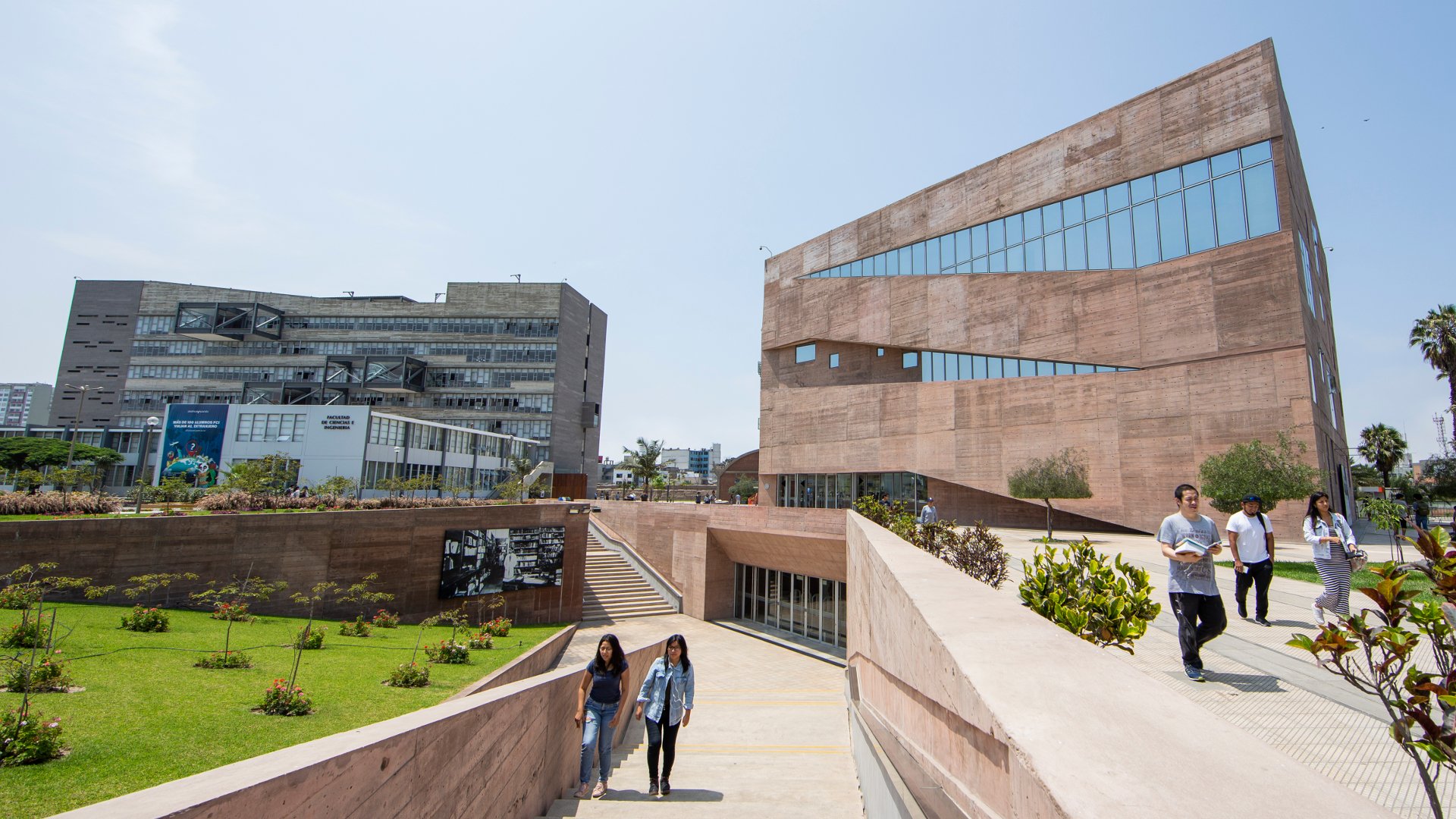 Escuela de Posgrado PUCP