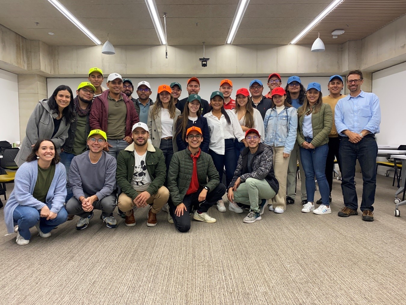 Estudiantes de dos cursos de la Maestría en Planificación Urbana y Regional del Cider