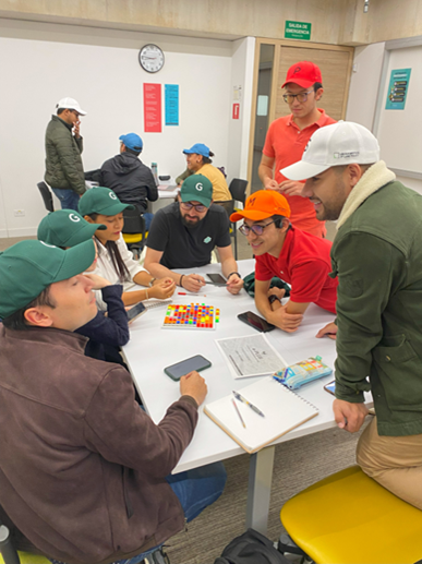 Estudiantes en el juego E-Plus