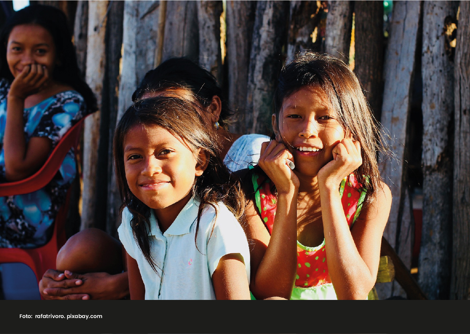 Foto de niñas indígenas Wayuu. Comisión de la verdad: afectaciones vividas por las mujeres de Perú y Colombia. - Cider | Uniandes